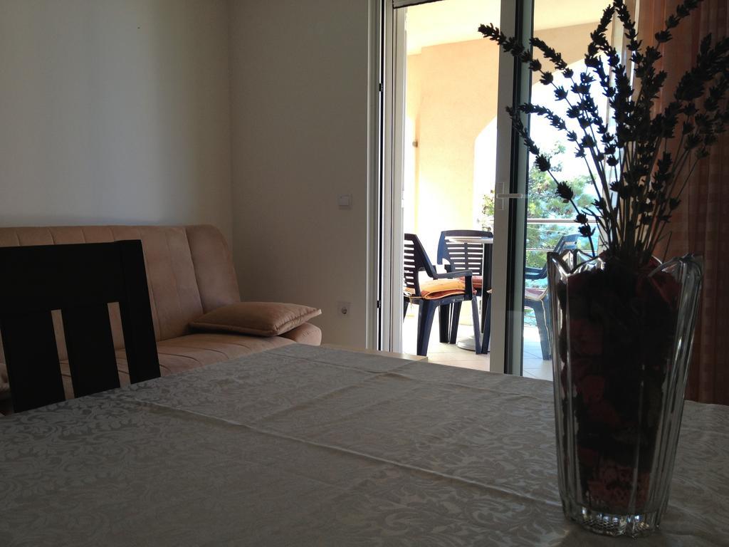 Apartments Villa Amalia Omiš Eksteriør bilde