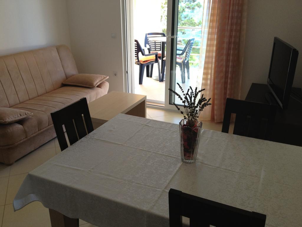 Apartments Villa Amalia Omiš Eksteriør bilde