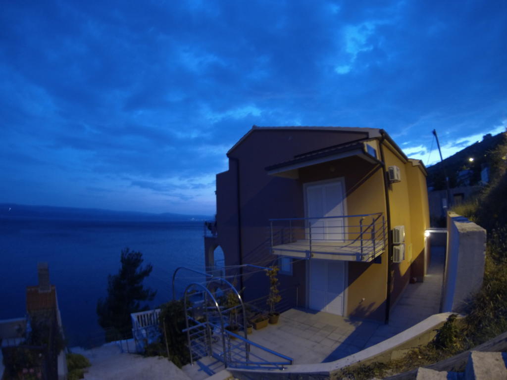 Apartments Villa Amalia Omiš Eksteriør bilde