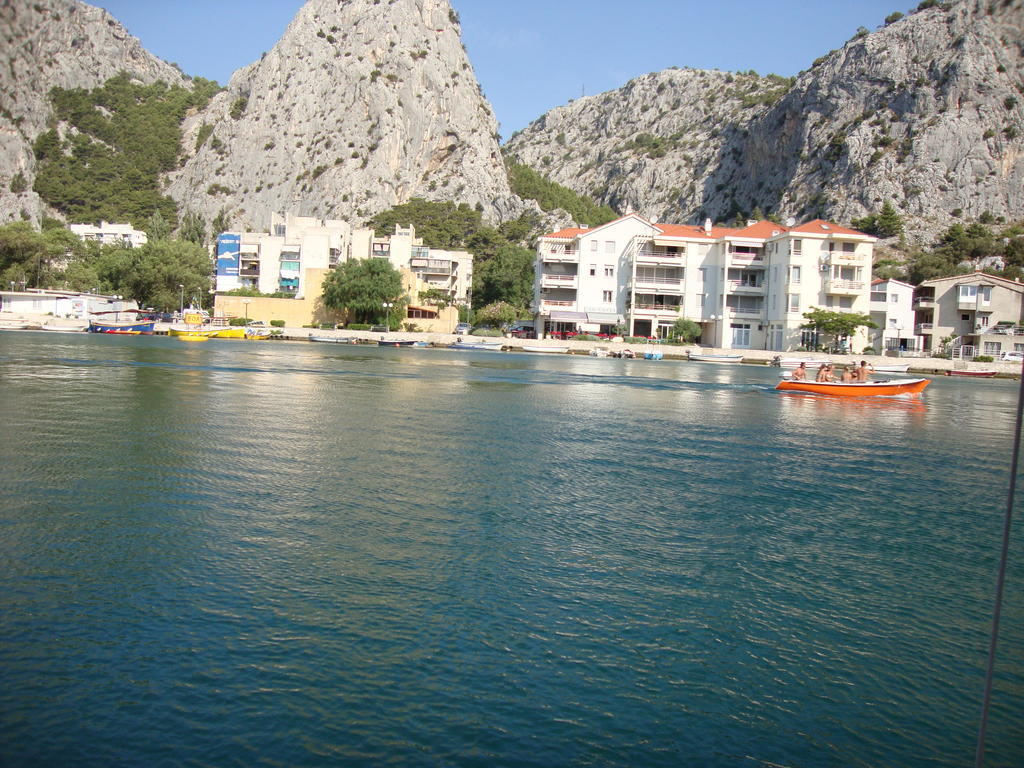 Apartments Villa Amalia Omiš Eksteriør bilde