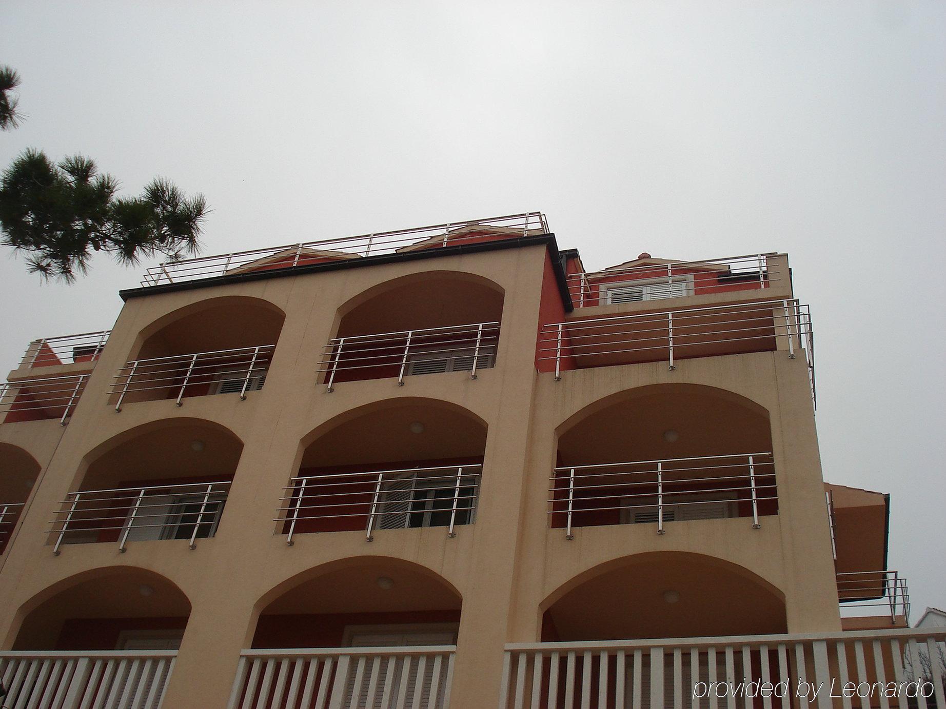 Apartments Villa Amalia Omiš Eksteriør bilde