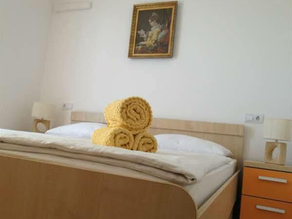 Apartments Villa Amalia Omiš Eksteriør bilde